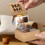 Miniatura de Caja de Fotos Acordeón Mamá Corazones con Texto personalizada