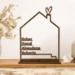 Miniatura de Casa de Madera Decorativa con Nombres personalizada