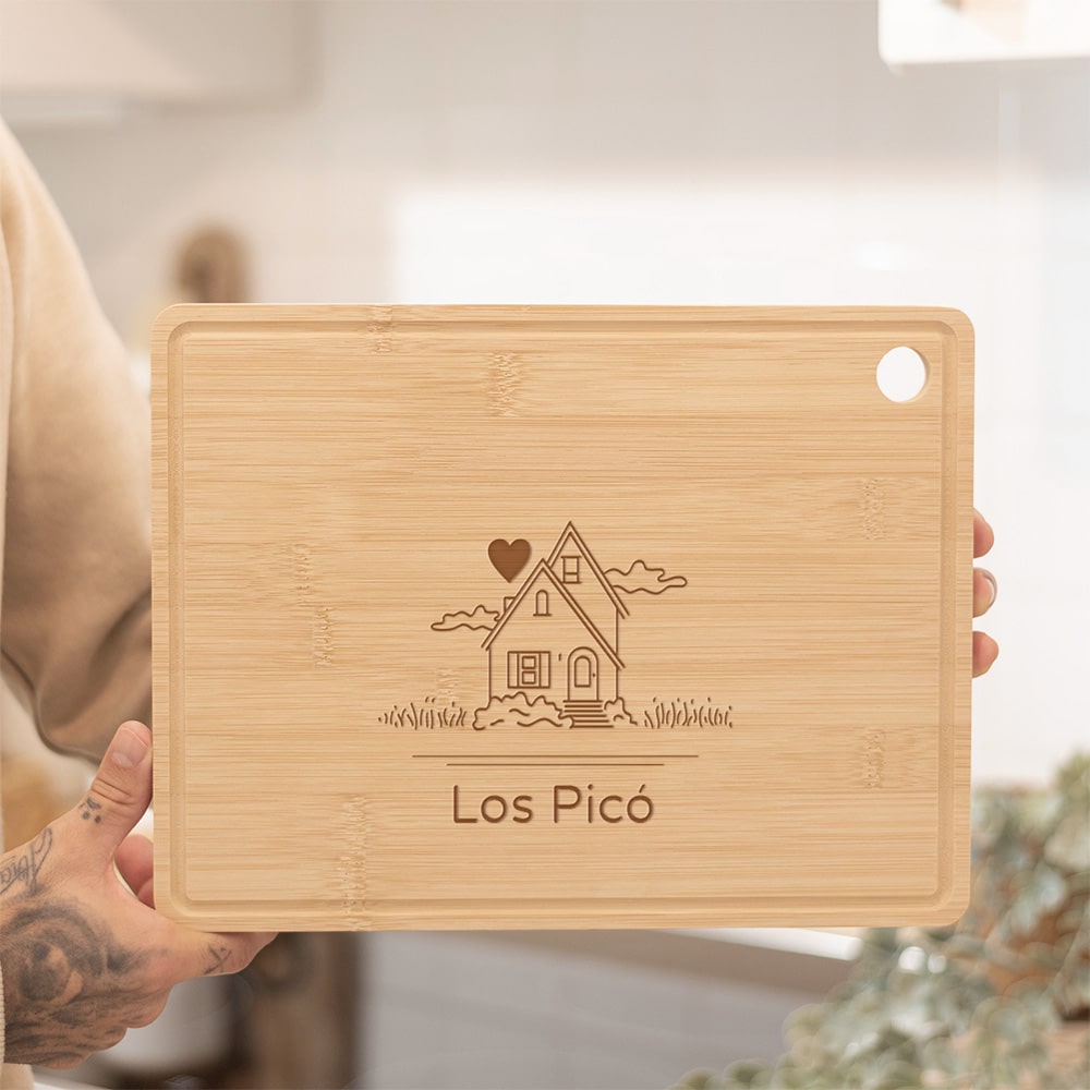 Tabla de Cortar Casa con Nombres personalizada