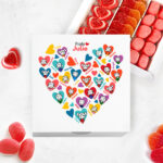 Miniatura de Caja de Dulces Corazones con Muñecos con Nombres y Texto personalizado