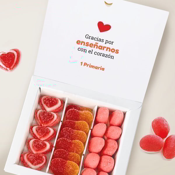 Caja de Dulces Corazones con Muñecos con Nombres y Texto personalizado