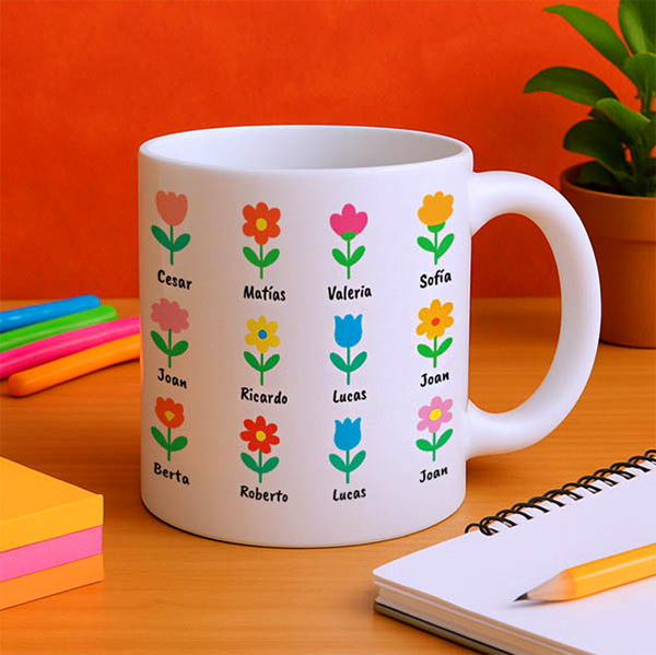 Taza Flores con Nombres personalizado