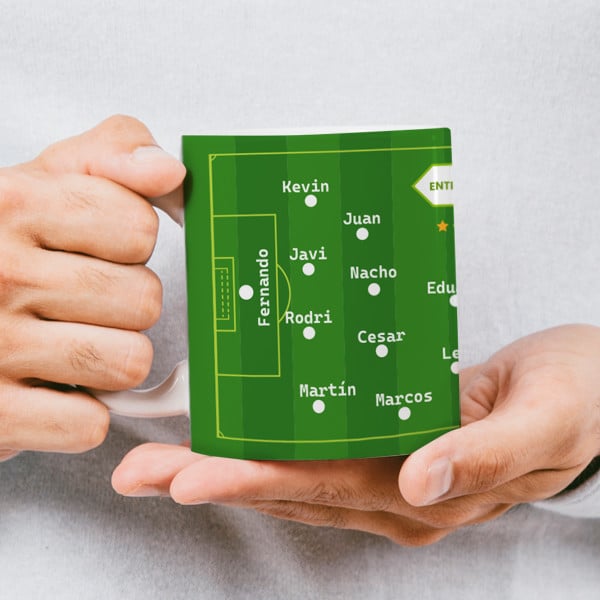Taza Campo de Fútbol con Nombres Personalizada