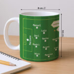 Miniatura de Taza Campo de Fútbol con Nombres Personalizada