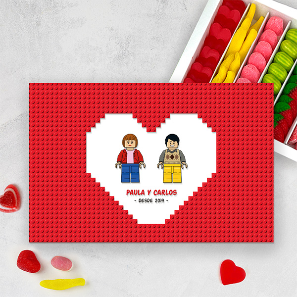 Caja de Dulces Corazon y Muñecos Lego con Nombres y Texto personalizado