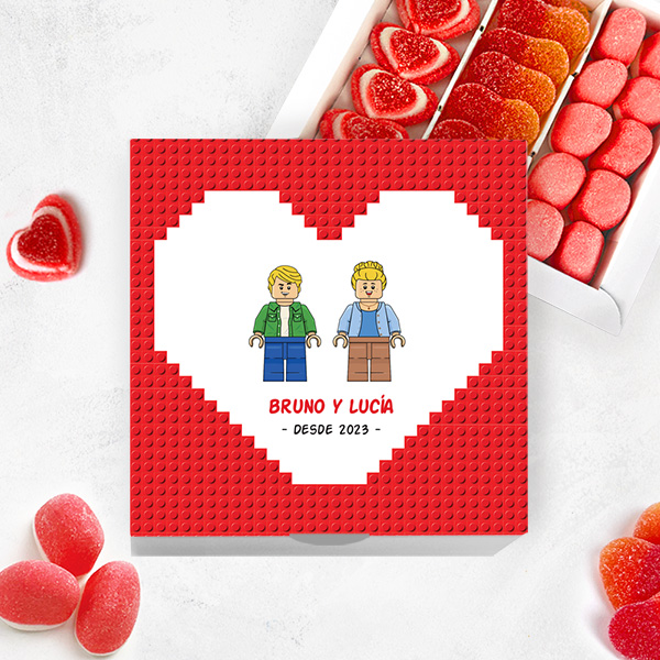 Caja de Dulces Corazon y Muñecos Lego con Nombres y Texto personalizado