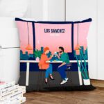 Miniatura de Cojín Ilustración de Pareja con Nombres y Texto personalizado