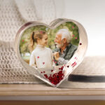 Miniatura de Bola de Nieve con Copos de Corazones y Foto Personalizada