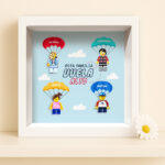 Miniatura de Marco de Madera Familia Vuelta Alto con Muñecos Lego y Nombres personalizados