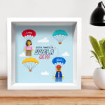 Miniatura de Marco de Madera Familia Vuelta Alto con Muñecos Lego y Nombres personalizados