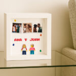 Miniatura de Marco de Madera con 3 Fotos y Muñecos Lego con Texto personalizado
