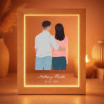 Miniatura de Placa o Lampara con Ilustración de Pareja de Espaldas con Nombres y Fecha personalizada