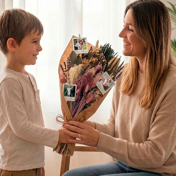 Ramo de Flores para Mamá con Fotos personalizadas